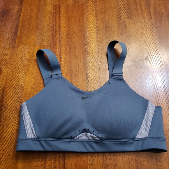 Nike Sports Bra - Picture 8 of 8